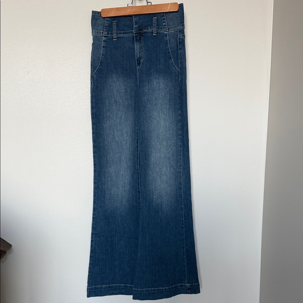 Sneak Peek Dark Blue Wide-Leg High-Rise Jeans